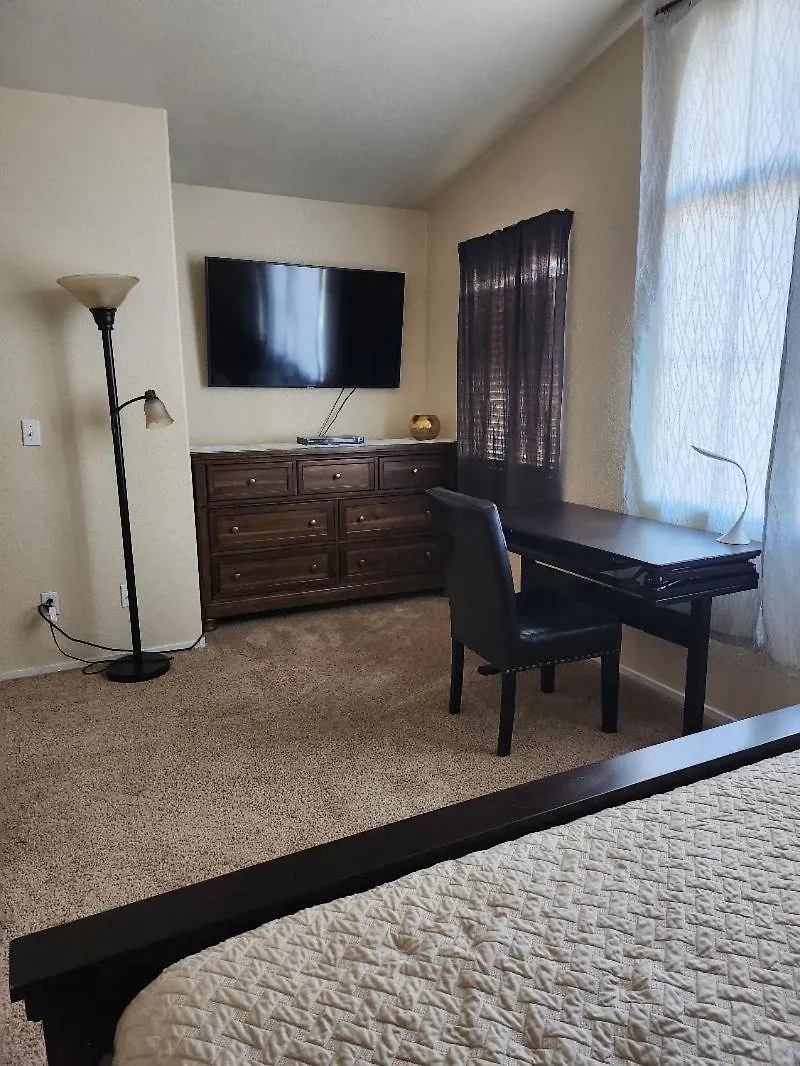 Large Private Room Suite, With California King Bed Las Vegas 0*,